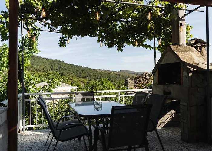 Nerida\'S-Traditional 3 Bedroom Townhouse-Bbq-View