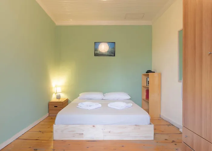 Nerida\'S-Traditional 3 Bedroom Townhouse-Bbq-View
